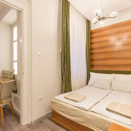 De Luxe In The Absolute Center Budapest