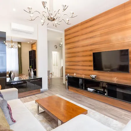 De Luxe In The Absolute Center Lägenhet *